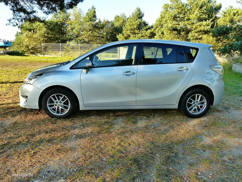 Toyota Verso 12