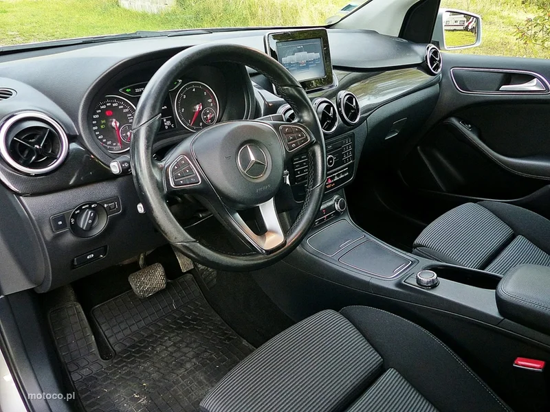 Mercedes-Benz Klasa B W246 B 180 17