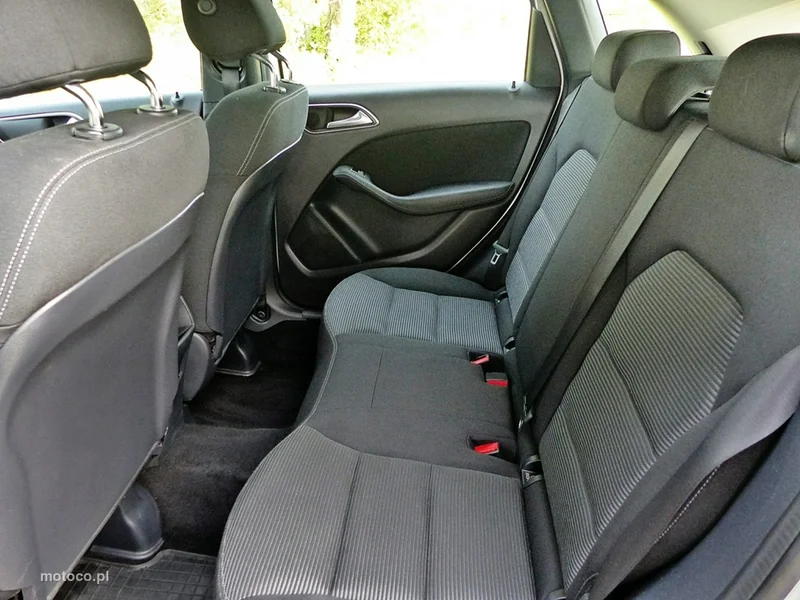 Mercedes-Benz Klasa B W246 B 180 21