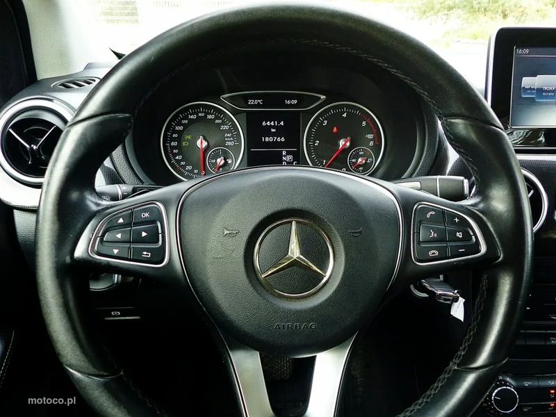 Mercedes-Benz Klasa B W246 B 180 26
