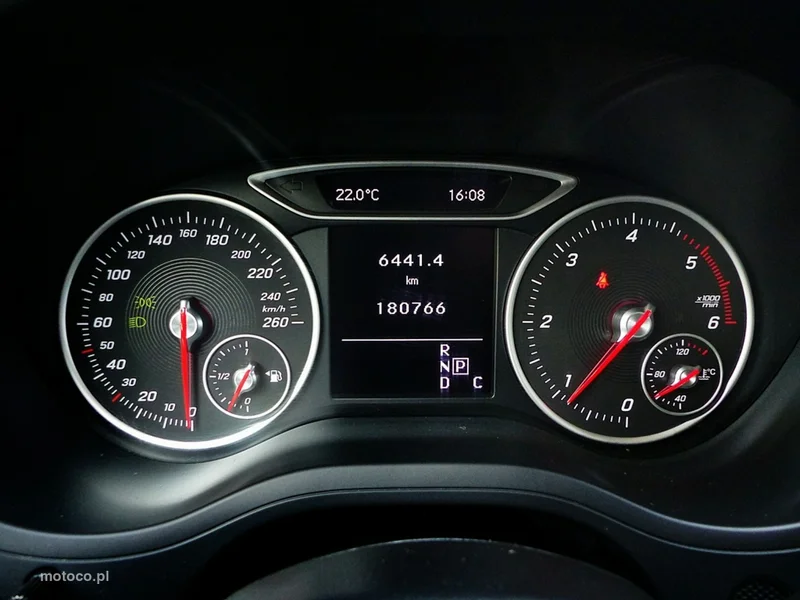 Mercedes-Benz Klasa B W246 B 180 27