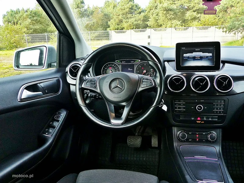 Mercedes-Benz Klasa B W246 B 180 35