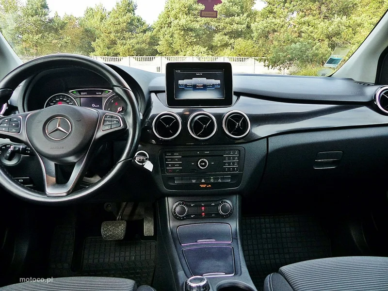 Mercedes-Benz Klasa B W246 B 180 36