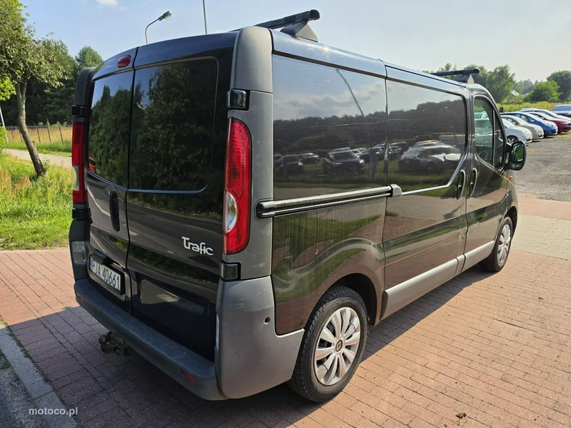 Renault Trafic 8