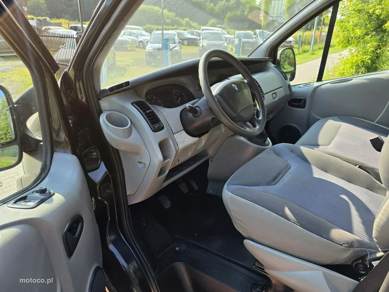 Renault Trafic 13