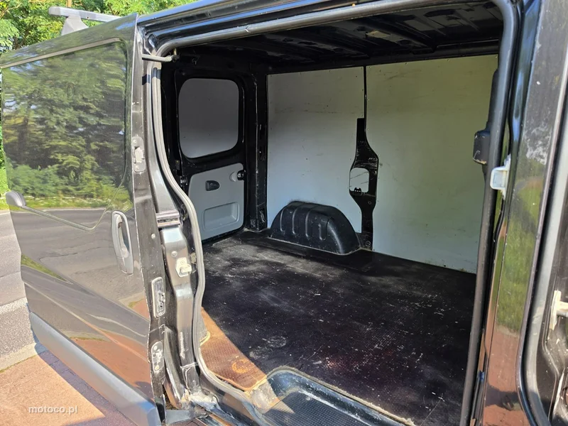 Renault Trafic 16