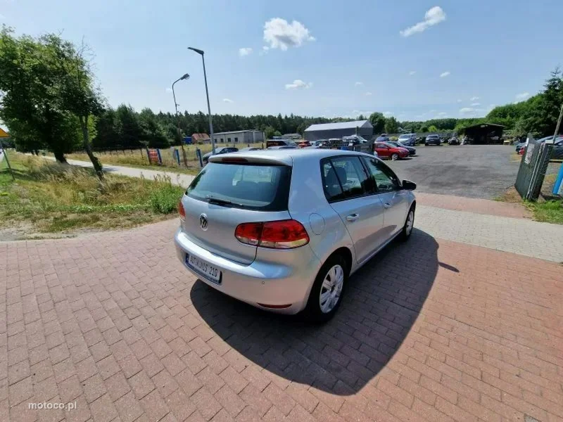 Volkswagen Golf VI 11