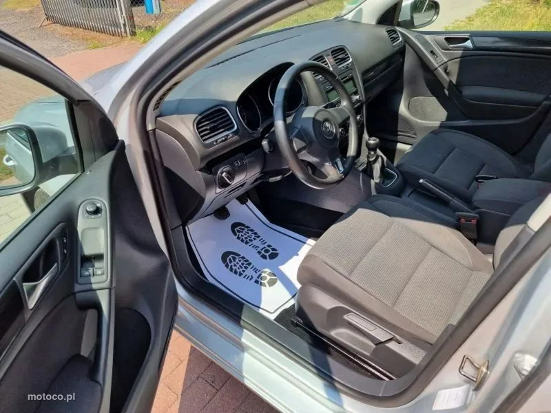 Volkswagen Golf VI 17
