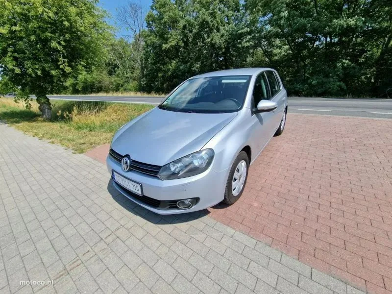 Volkswagen Golf VI 3