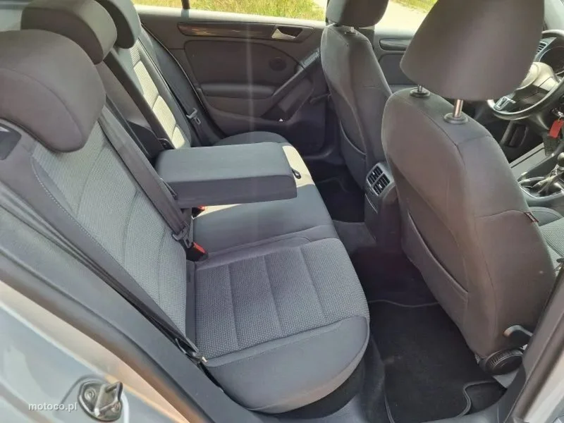 Volkswagen Golf VI 22