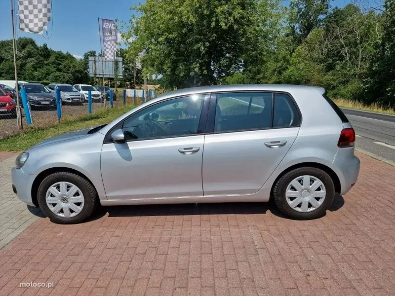 Volkswagen Golf VI 4
