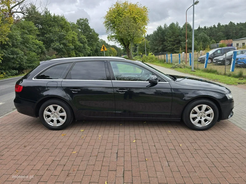 Audi A4 B8 9