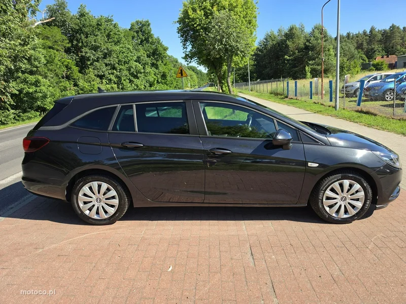Opel Astra K 9