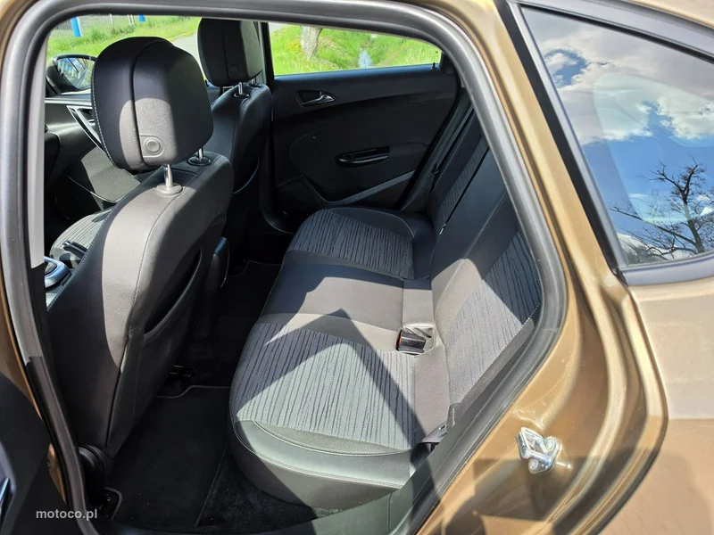 Opel Astra J 15