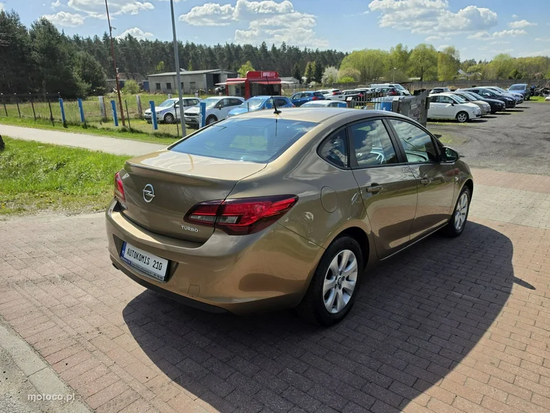Opel Astra J 7