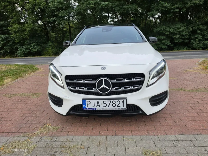 Mercedes-Benz GLA X156 GLA 220 12
