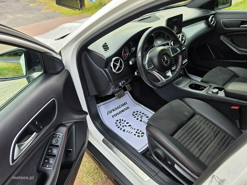 Mercedes-Benz GLA X156 GLA 220 13