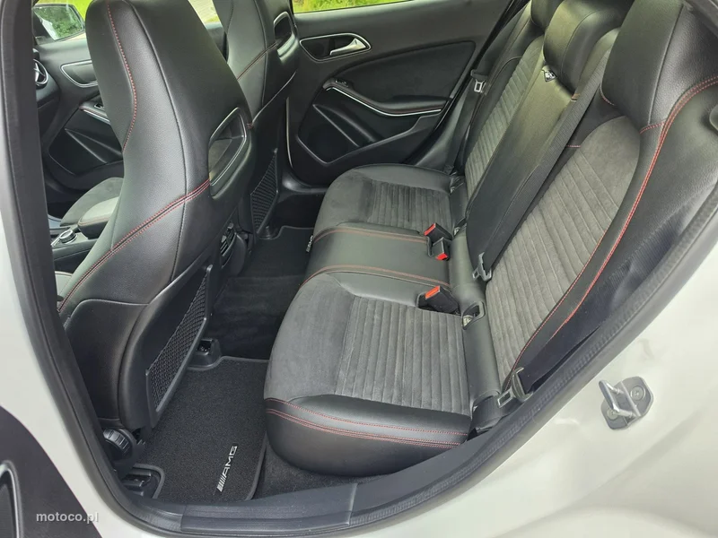 Mercedes-Benz GLA X156 GLA 220 15