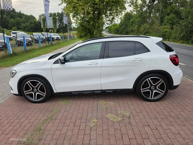Mercedes-Benz GLA X156 GLA 220 3