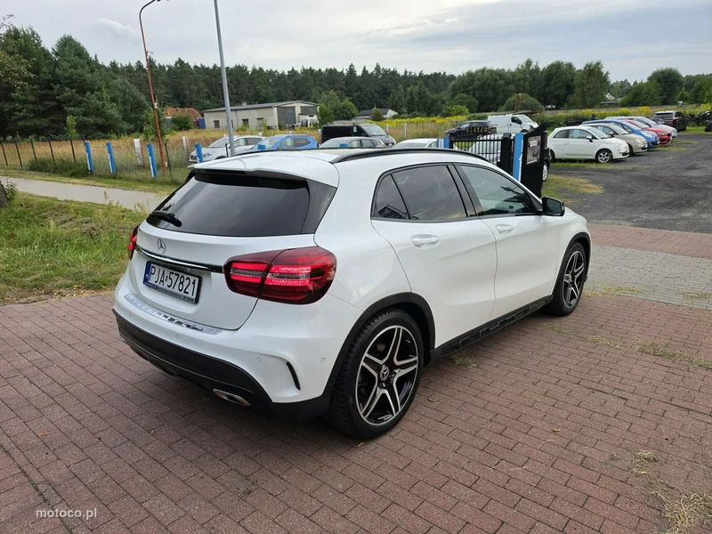 Mercedes-Benz GLA X156 GLA 220 7