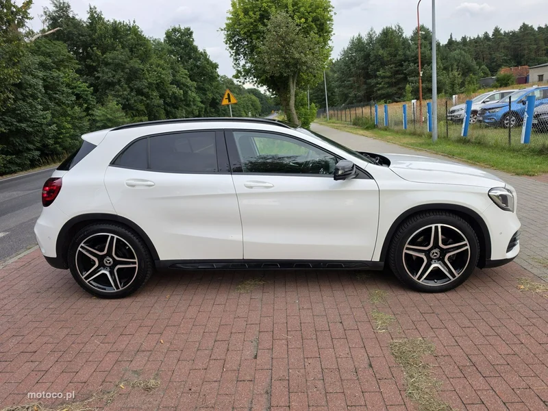 Mercedes-Benz GLA X156 GLA 220 9