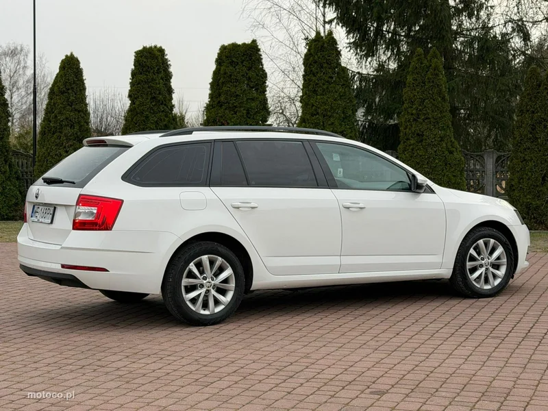 Skoda Octavia III 22