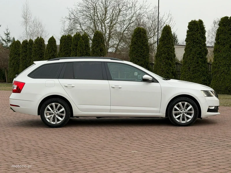 Skoda Octavia III 23