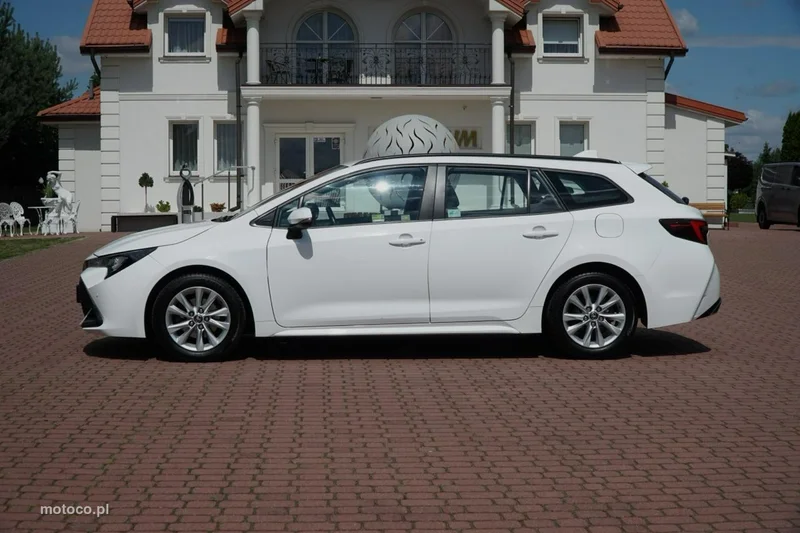 Toyota Corolla E210 2