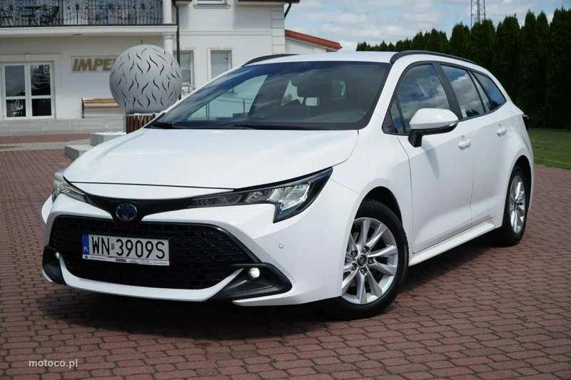 Toyota Corolla E210 11