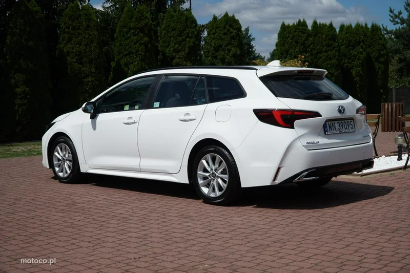 Toyota Corolla E210 15