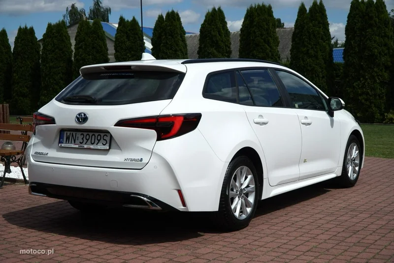 Toyota Corolla E210 20
