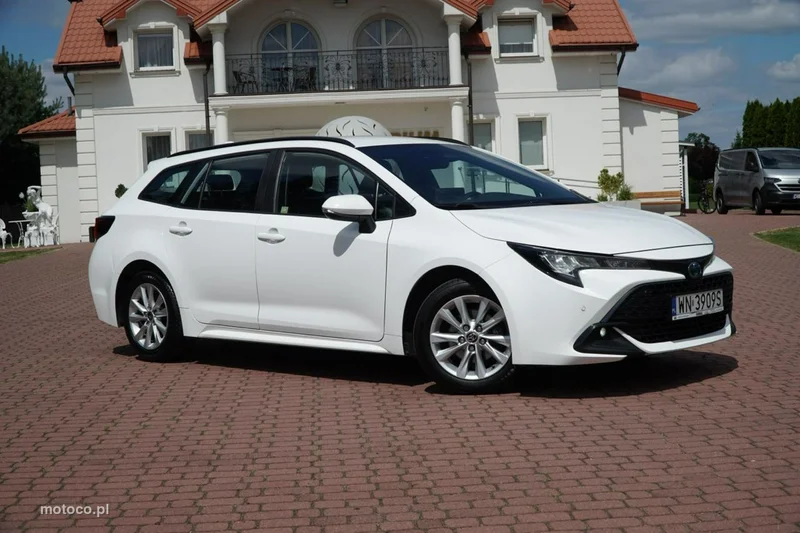 Toyota Corolla E210 24