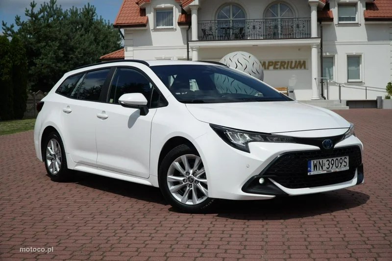 Toyota Corolla E210 25