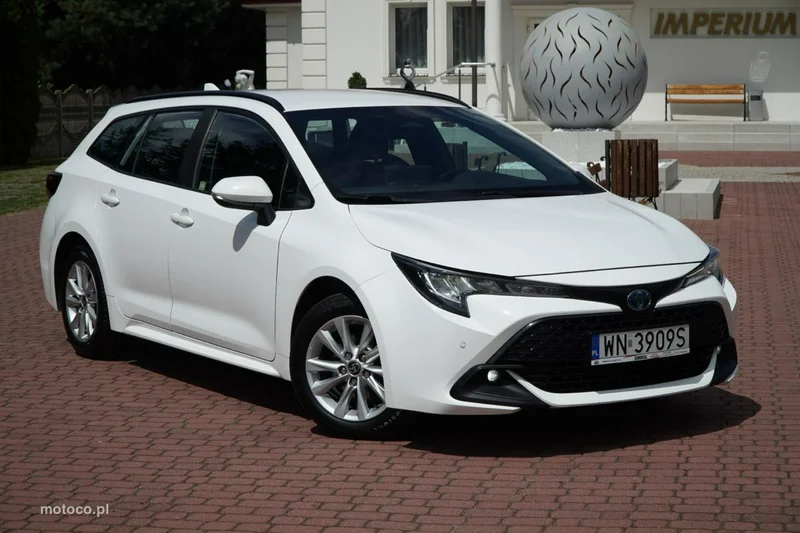 Toyota Corolla E210 26