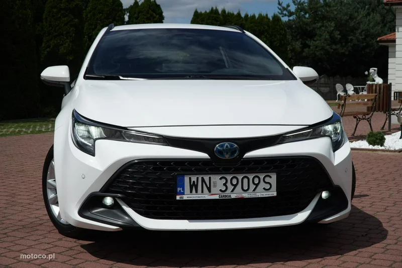 Toyota Corolla E210 29