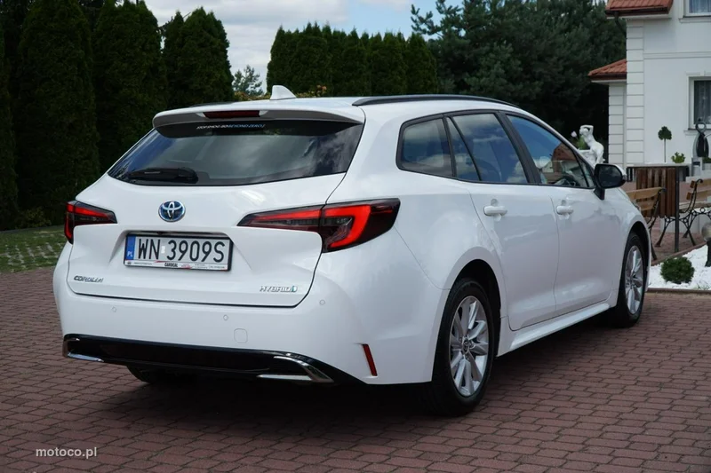 Toyota Corolla E210 4