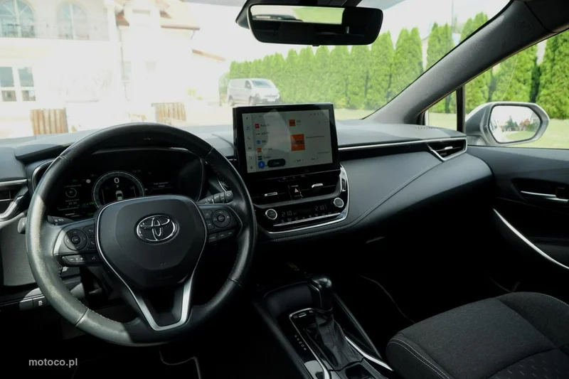 Toyota Corolla E210 33