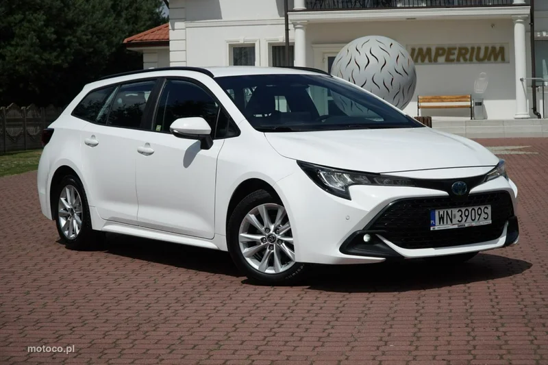 Toyota Corolla E210 6