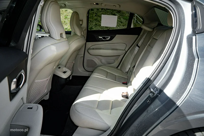 Volvo S60 29