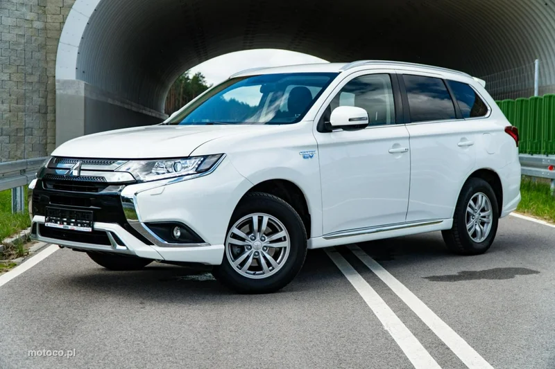 Mitsubishi Outlander 11