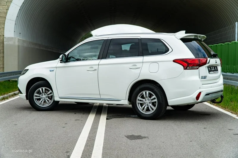 Mitsubishi Outlander 12