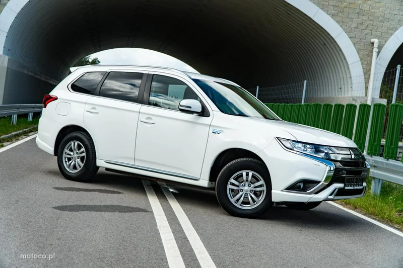 Mitsubishi Outlander 25