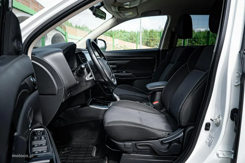 Mitsubishi Outlander 32