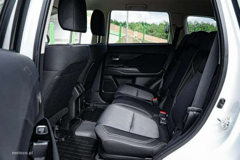 Mitsubishi Outlander 33