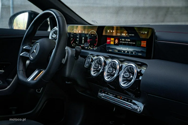 Mercedes-Benz CLA C118 200 14