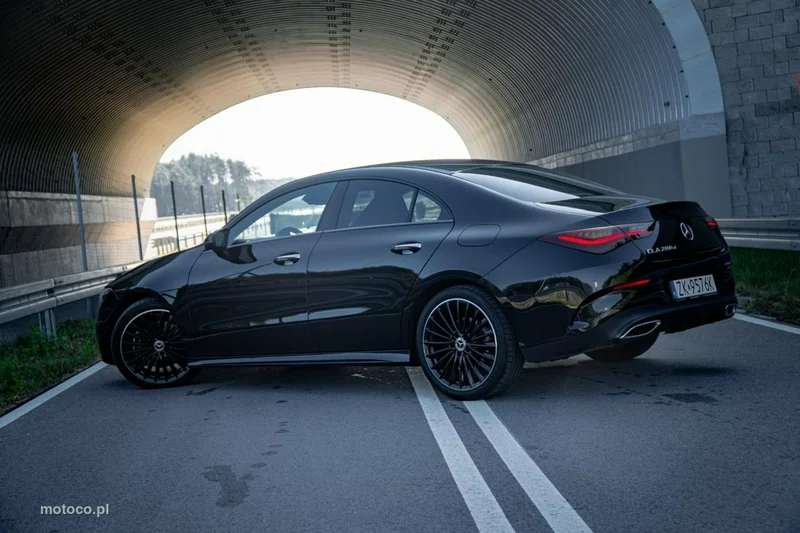 Mercedes-Benz CLA C118 200 32