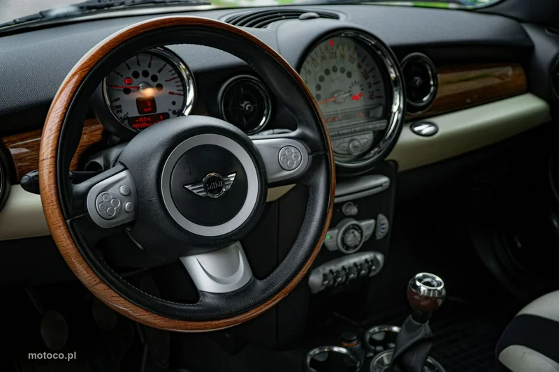MINI ONE 8