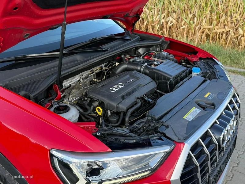 Audi Q3 F3 8