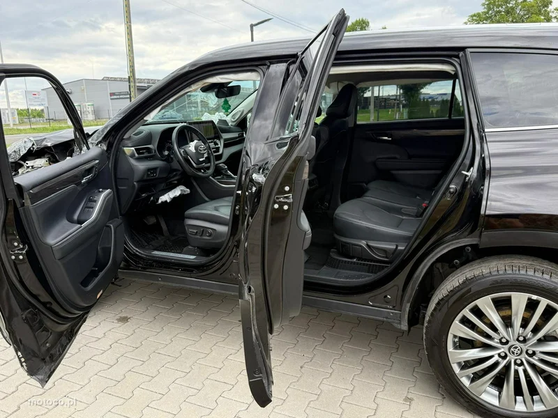 Toyota Highlander 18