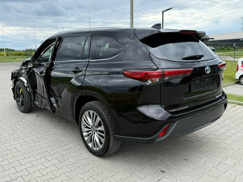 Toyota Highlander 4